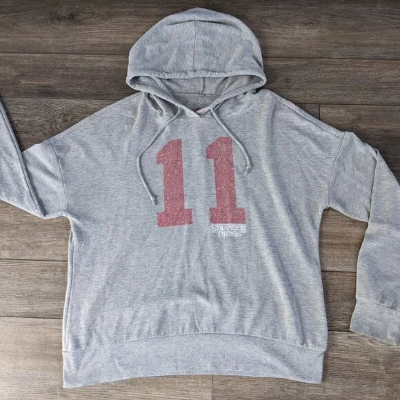 Netflix Official Stranger Things Eleven 11 Millie Bobby Brown Sz: XL Hoodie Y2K - Picture 1 of 11